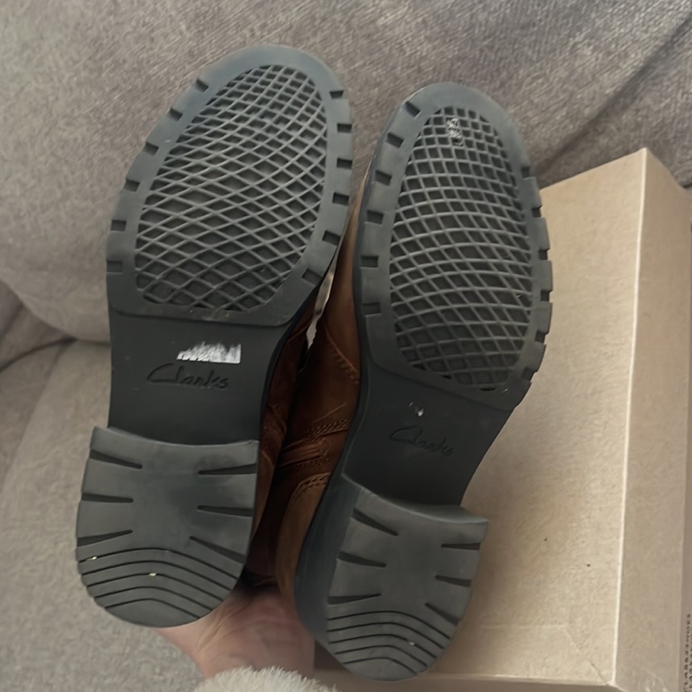 Clarks boots - Picture 3 of 4
